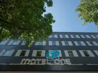 Motel One Hamburg Airport Hotels near Niendorf