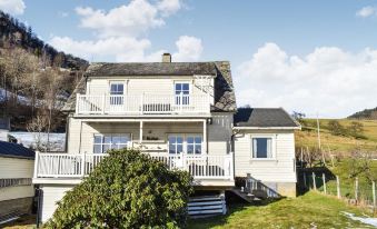 Amazing Home in Utåker with 4 Bedrooms and Wifi