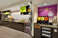 Home2 Suites by Hilton Destin - breakfast