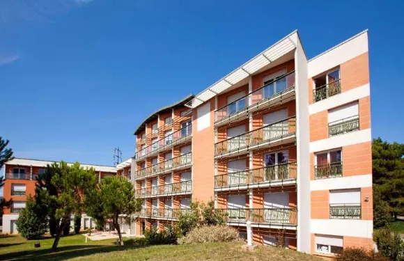 櫻桃瓦朗斯酒店