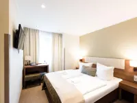 هوتل أرينا آم زو Hotels near نوردِند
