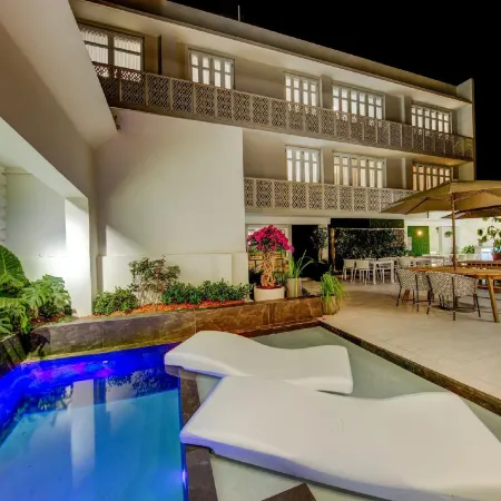 Trópica Beach Hotel