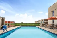 Holiday Inn Express FT. LAUDERDALE CRUISE-AIRPORT by IHG - Private Pools