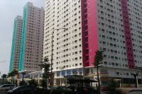 Green Pramuka Apartment by AHF Pro