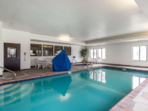 Quality Inn & Suites Bethany Hotels in Bethany