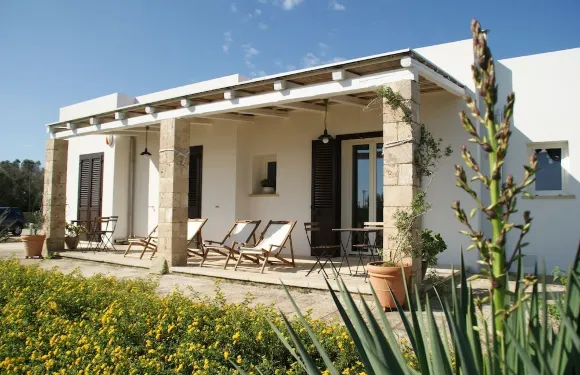 索斯塔阿波南特B&B酒店