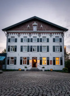 Fletcher Hotel Château de Raay Hotels in Helden