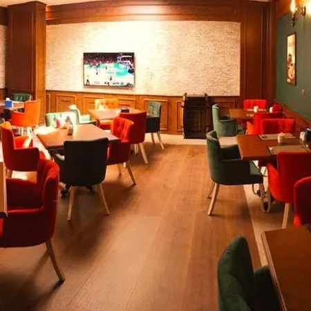 Vendome Hotel Отели рядом с достопримечательностью «Принцевы острова»