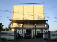 Garden Guest House Hotel dekat Tani unggul
