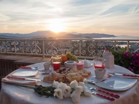 88 Miglia Отели рядом с достопримечательностью «Le Scalinate - La Spezia»