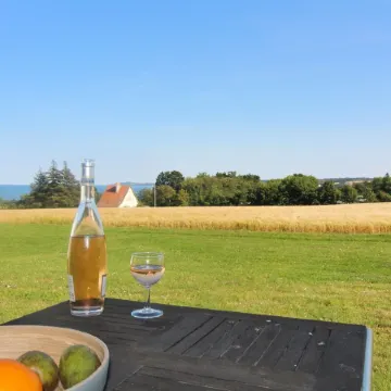 "Annemai" - 500m from the Sea