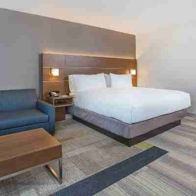 Holiday Inn Express & Suites Covington Rooms