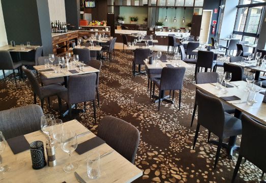 홀리데이 인 로비