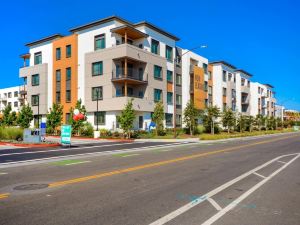 Bluebird Suites Near Facebook HQ