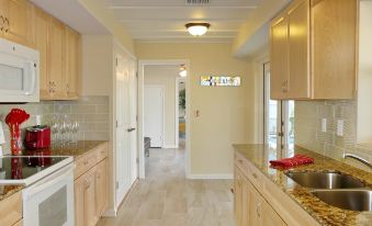 819 Chestnut Court