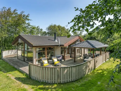 "Leevi" - 150m from the Sea - 4-Star