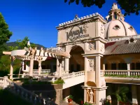 Vanda Gardenia Hotel & Resort Hotel dekat Rainbow Market (Kompleks Pertokoan Gedengan)