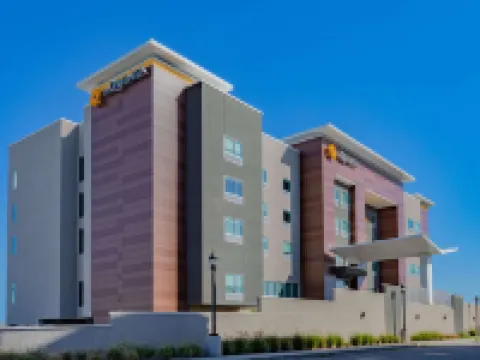 加爾維斯頓北部I-45拉昆塔溫德姆酒店及套房 鄰近慕迪花園主題樂園的酒店