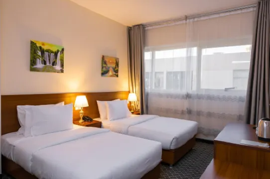 โรงแรมทรี 888