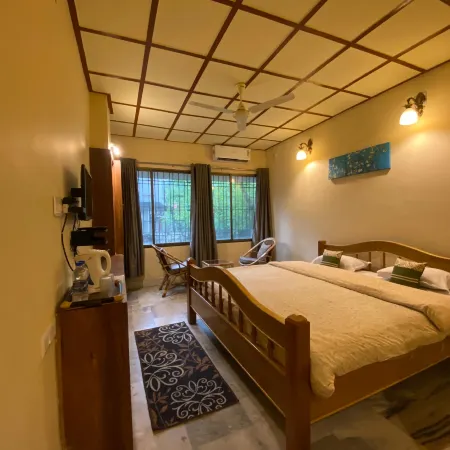 Nirvana Guest House Отели рядом с достопримечательностью «Региональный научный центр»
