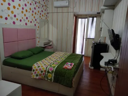 Lina Room at Apartemen Green Lake View