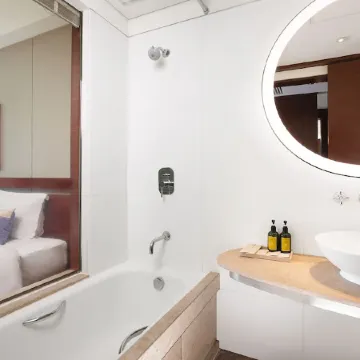 Nina Hotel Island South Отели рядом с достопримечательностью «Парк развлечений Ocean Park»