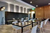 The Rose Hotel Chicago O’Hare, Tapestry Collection by Hilton - Breakfast