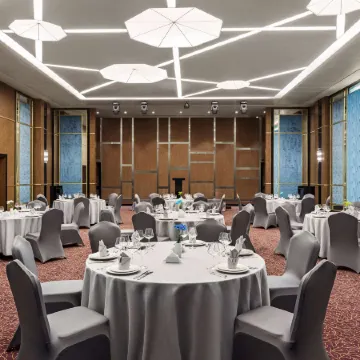 Wyndham Garden Baku Отели рядом с достопримечательностью «Крепость Рамана»