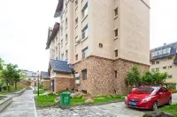 Changbaishan Xipo Xinshanmen Qingfeng Lishe Yiju Homestay (Tianchi Avenue)