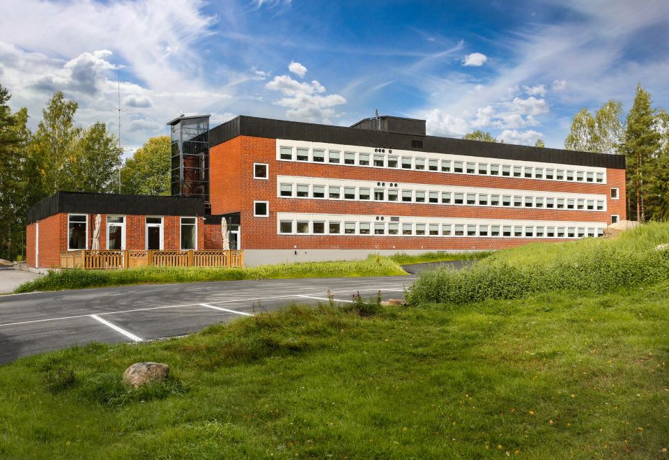 Almnas Park Hotel - Housity