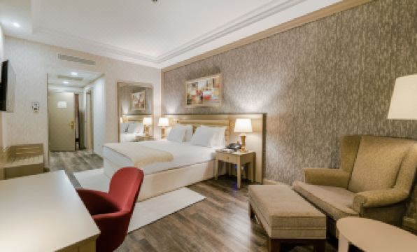 Wellborn Luxury Hotel