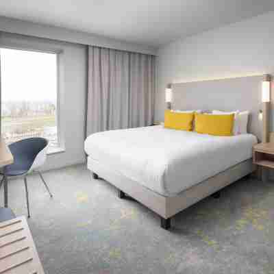 Courtyard by Marriott Paris Charles de Gaulle Central Airport Rooms