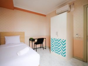 Best Deal and Homey 2Br at Taman Beverly Apartment