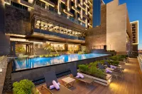 The Leela Ambience Convention Hotel Delhi - Romantic