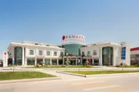 Ramada by Wyndham Sakarya - parking