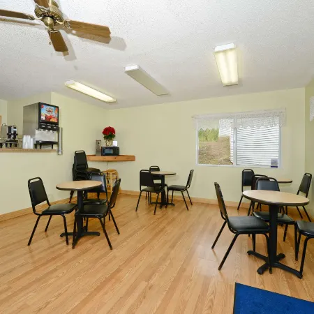 Americas Best Value Inn- St. Ignace