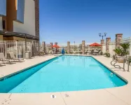 Comfort Suites Glendale - State Farm Stadium Area - Rooftop Pools