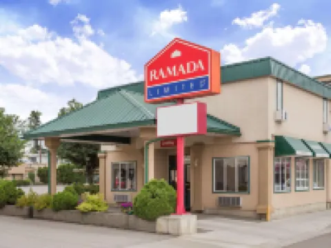 Ramada by Wyndham Quesnel Hotels in Quesnel
