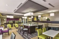 La Quinta Inn & Suites by Wyndham Rockport - Fulton - breakfast