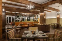 The Williams Inn - parking