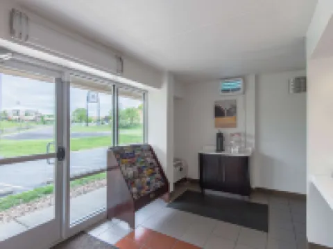 Motel 6 Overland Park, KS Hotels in Johnson County