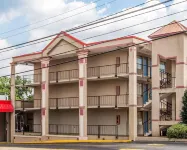 Econo Lodge - 2-Star