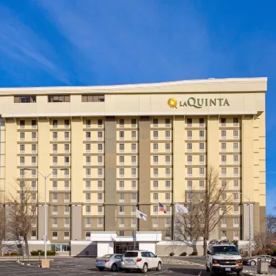 La Quinta Inn & Suites by Wyndham Springfield MA Hotels near MassMutual Center