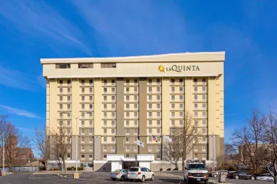 La Quinta Inn & Suites by Wyndham Springfield MA Hotels near UMass Center at Springfield