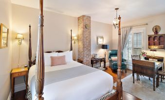 McCully House Inn