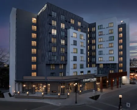 Courtyard Nanaimo Hotels in Nanaimo