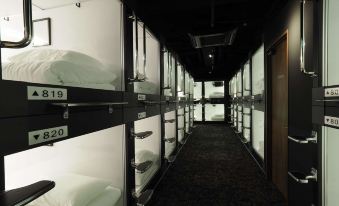 Leo Yu Capsule Hotel Funabashi