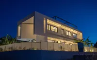 Luxury Villa Mirror - 200Meters from the Beach!