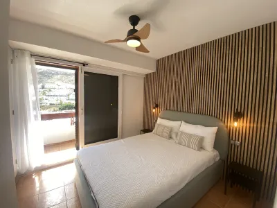 Modern Duplex Apartment Near Swimming Pool!!