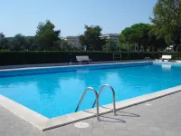 Homely Flat with Shared Pool - Pools